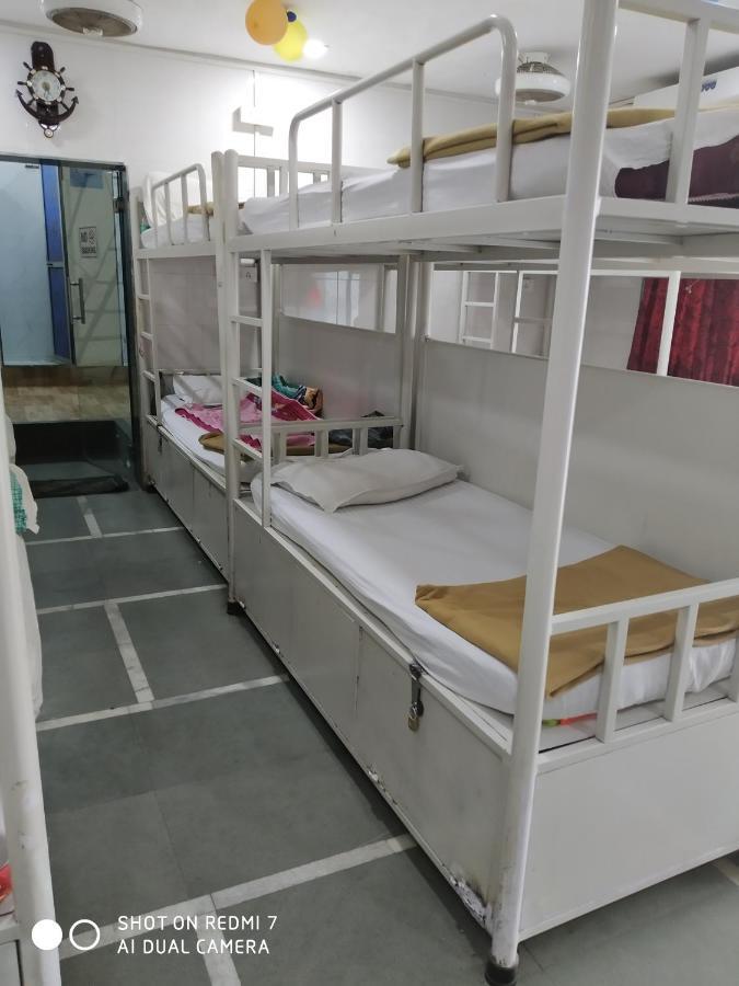 Star Dormitory Bombay Eksteriør billede